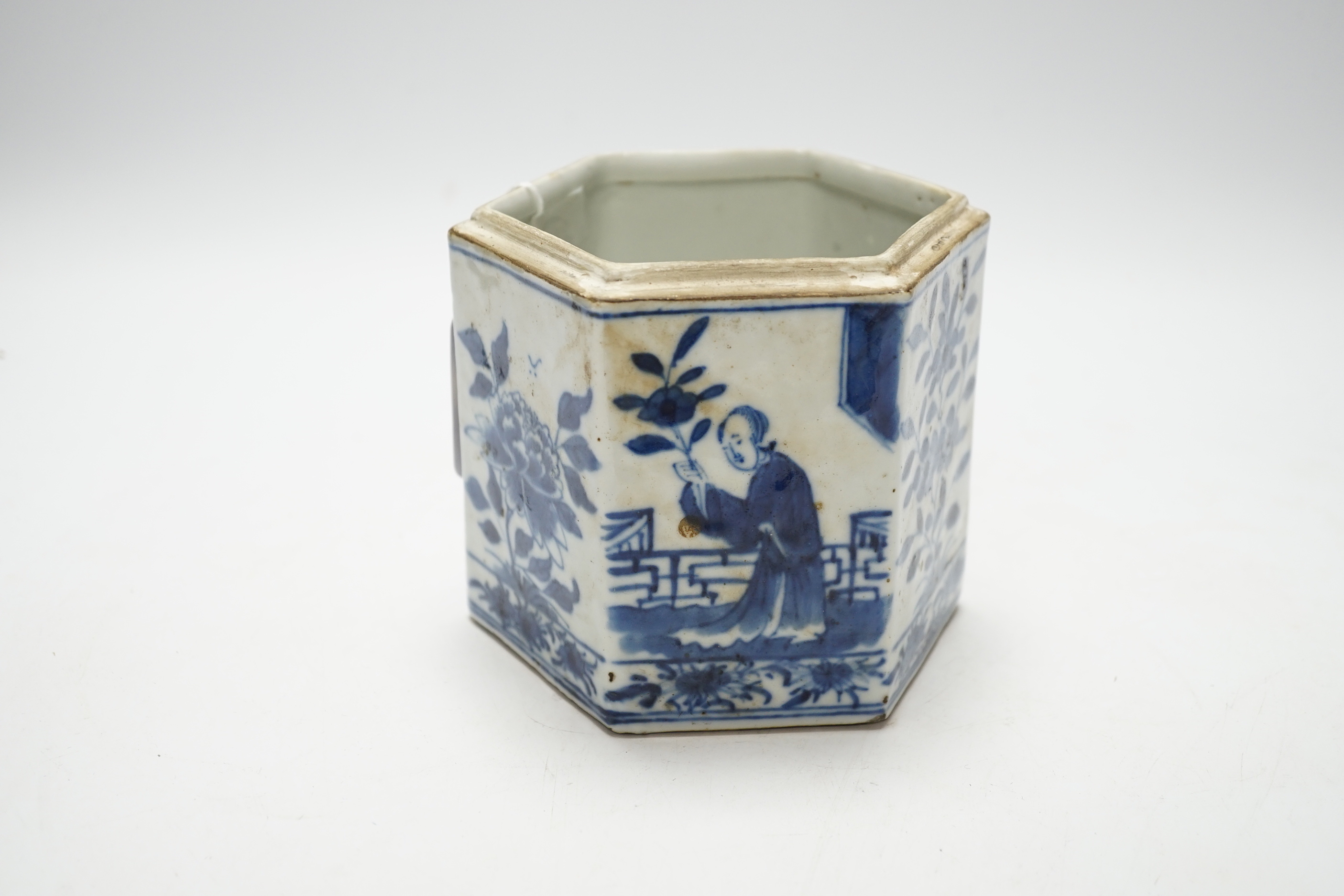 A late 19th century Chinese blue and white hexagonal jar and cover, 14cm